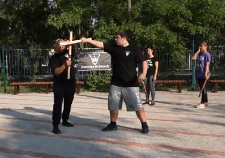 Отчет прошедшего семинара по Испанскому фехтованию, Ейск (РФ) 03.09.2019 1 24 -25 августа, состоялся семинар по Испанскому фехтованию в г.Ейске. Тема семинара "Канарская палка толете".